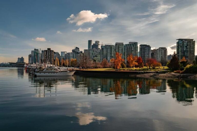 beautiful-shot-boats-parked-near-coal-harbour-vancouver (1)